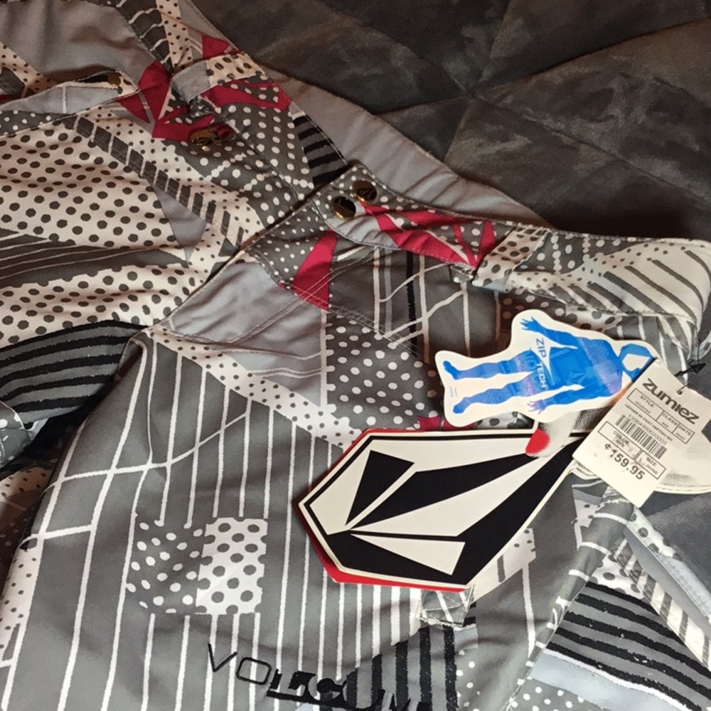*REDUCED *New ! Volcom ski pants size large